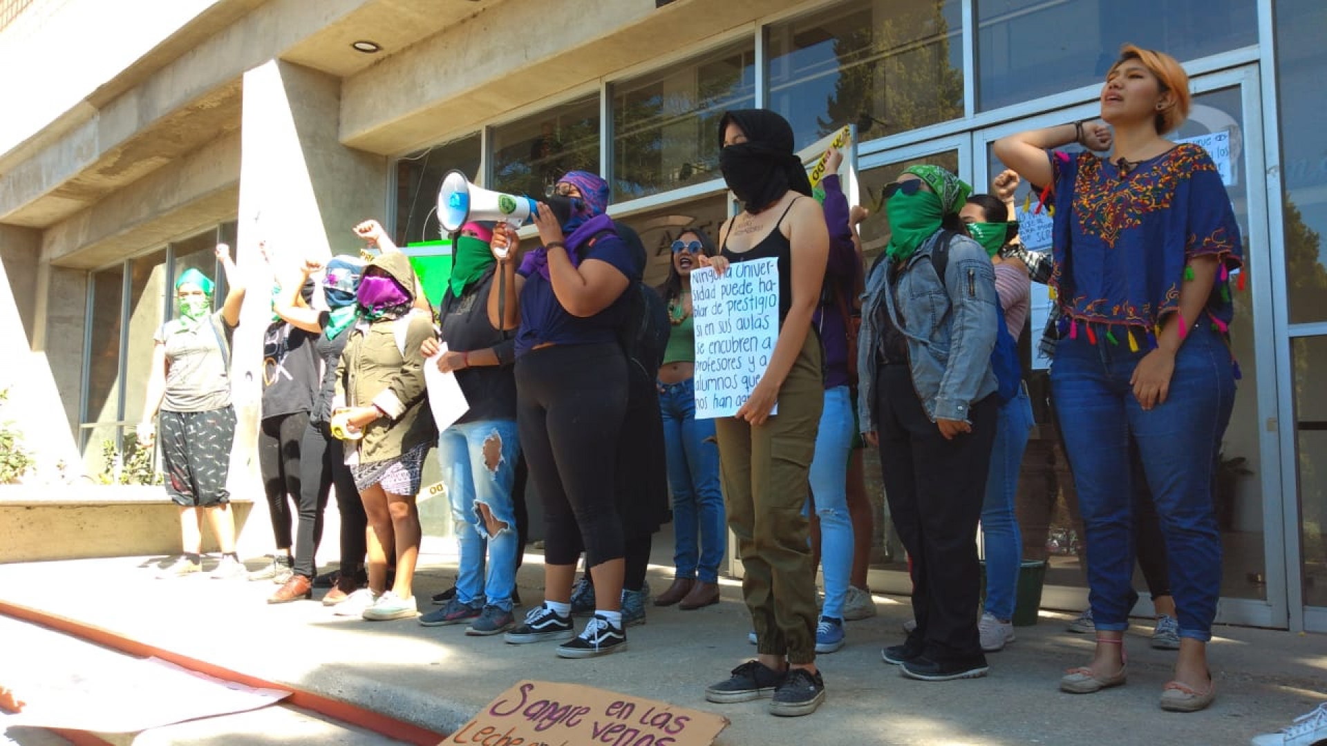 Se pronuncian mujeres en contra de la violencia, en la UAEM