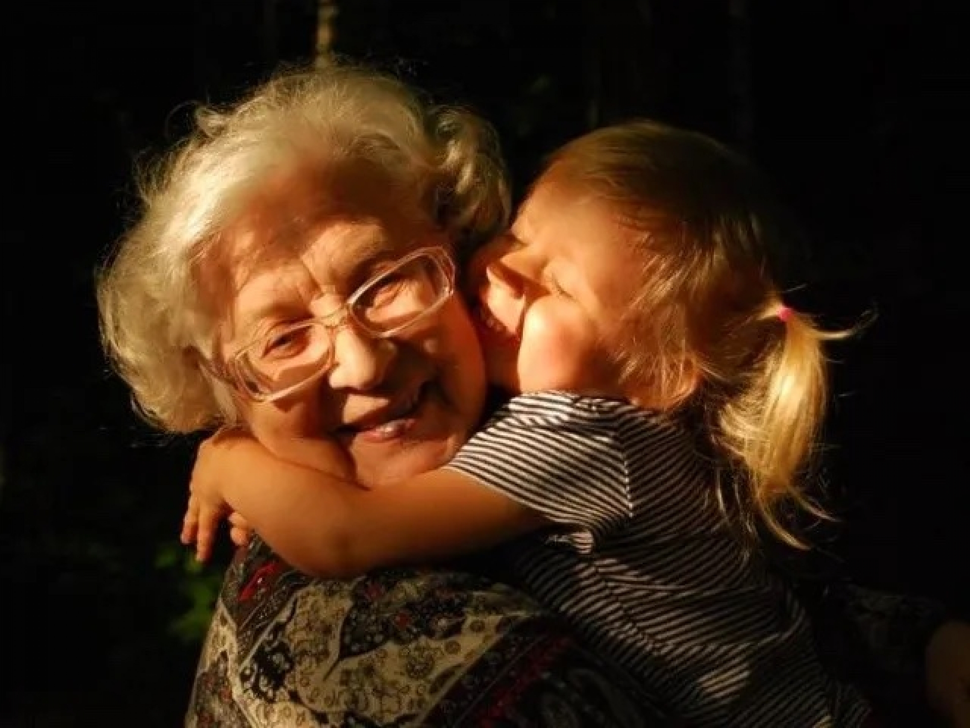 La abuela materna es la figura del amor mas puro que puede existir