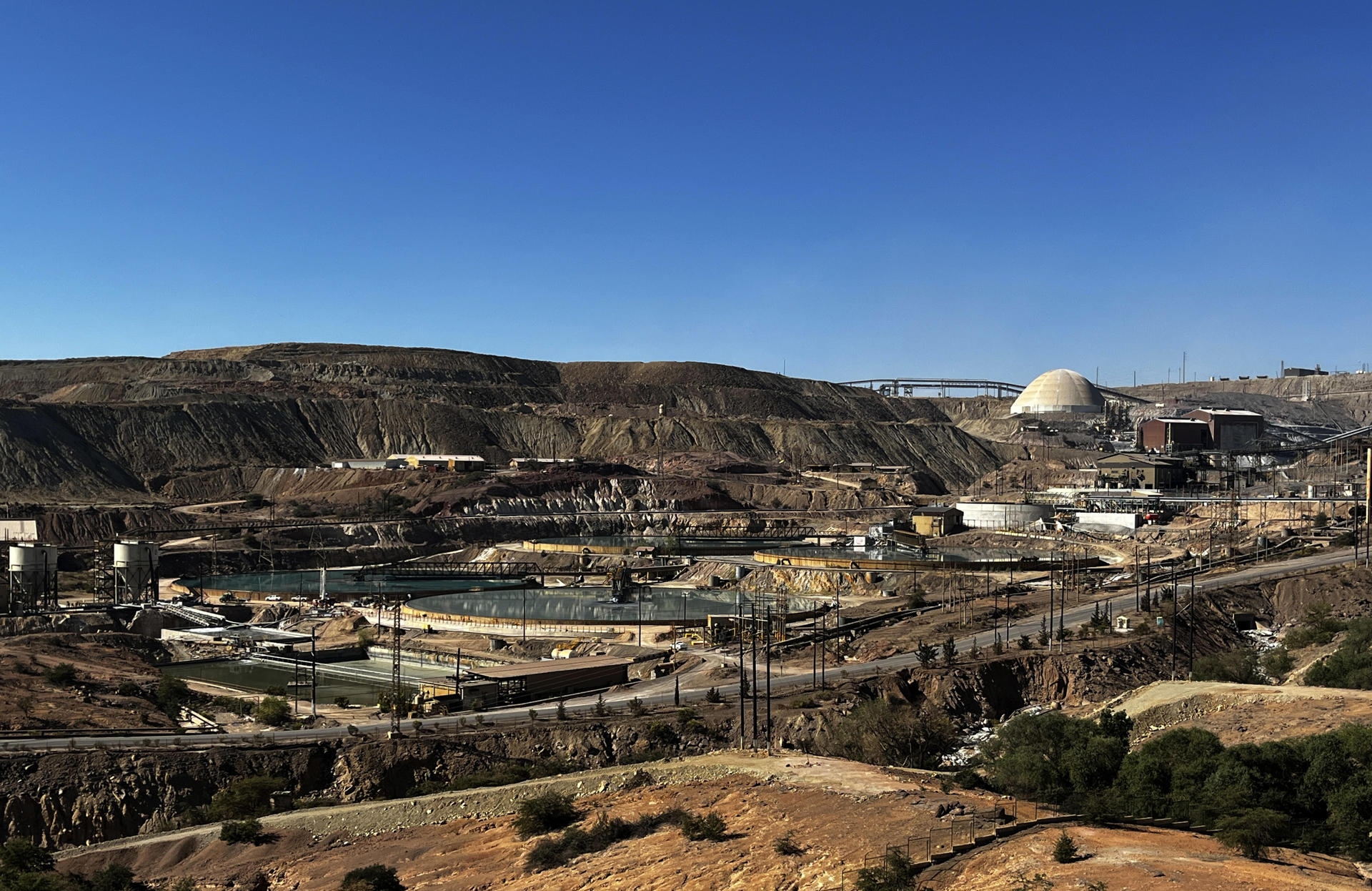 Semarnat anuncia plan integral por derrame tóxico en el río Sonora