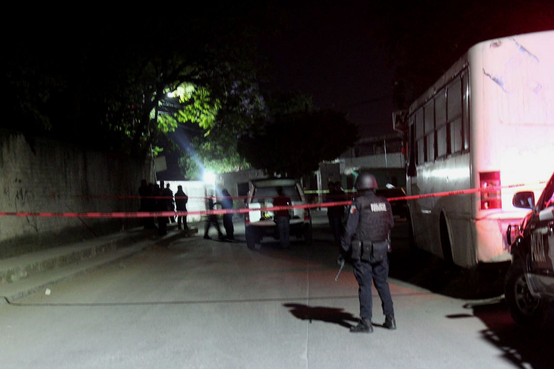 Asesinan a tiros a un taxista en una tienda de abarrotes, en Lomas del Carril