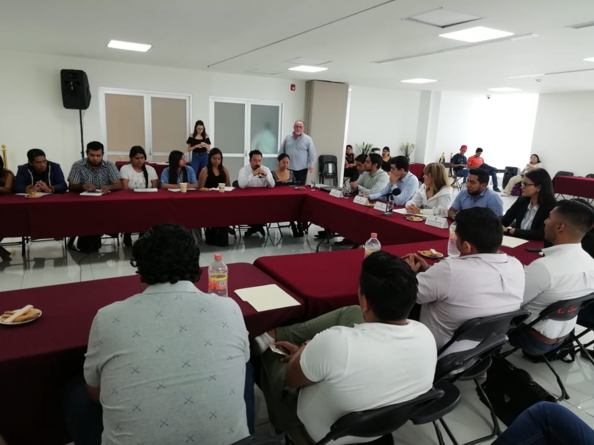 Autoridades municipales se reúnen con Comisión de la Juventud en el Congreso