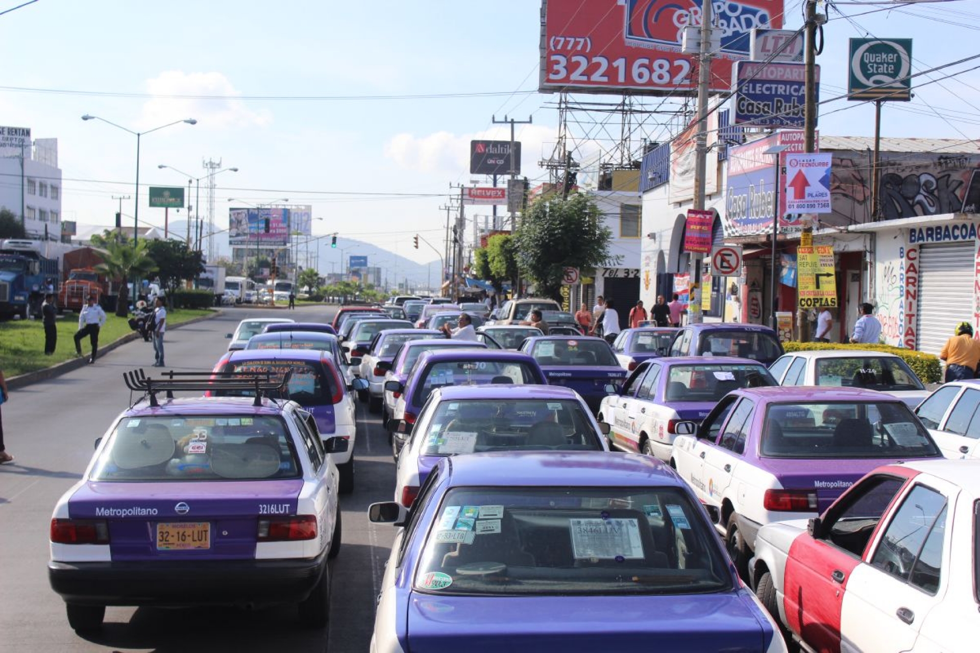 Municipios toleran la circulación de taxis sin permisos