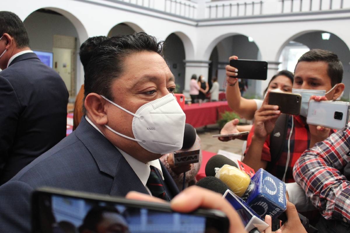 Fiscal obtiene dos suspensiones