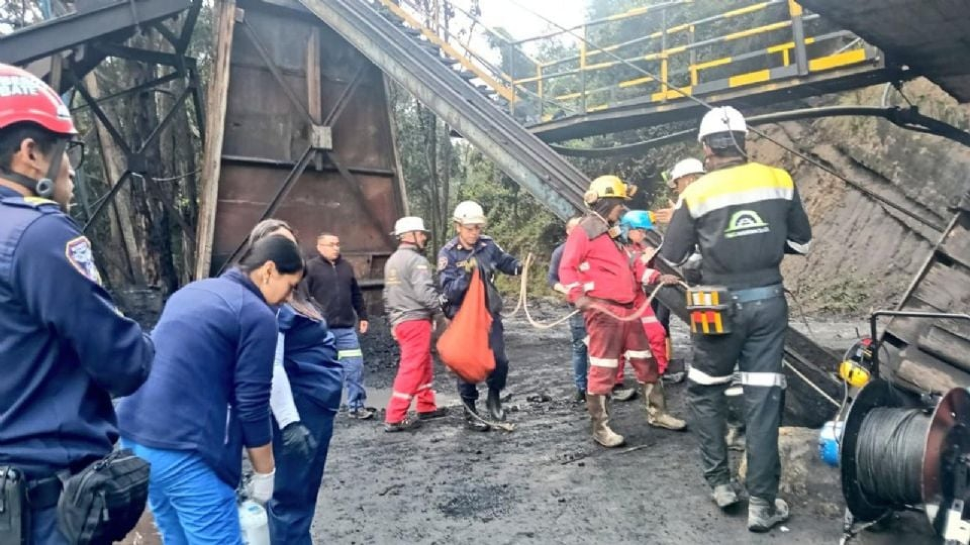 Explosión en mina de Colombia deja nueve muertos y seis heridos