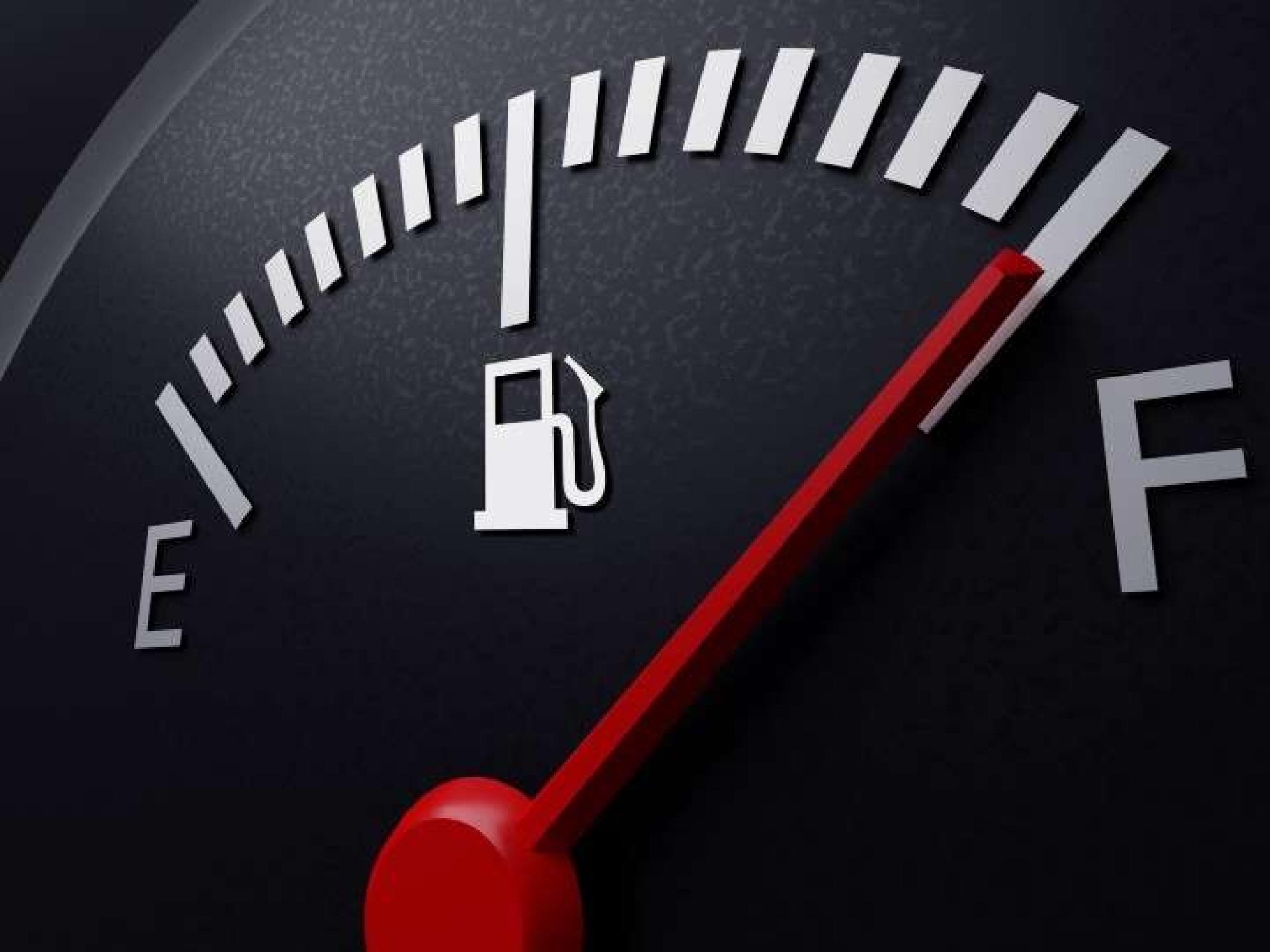 ¿Cómo afectas a tu auto cuando manejas con la reserva de gasolina?