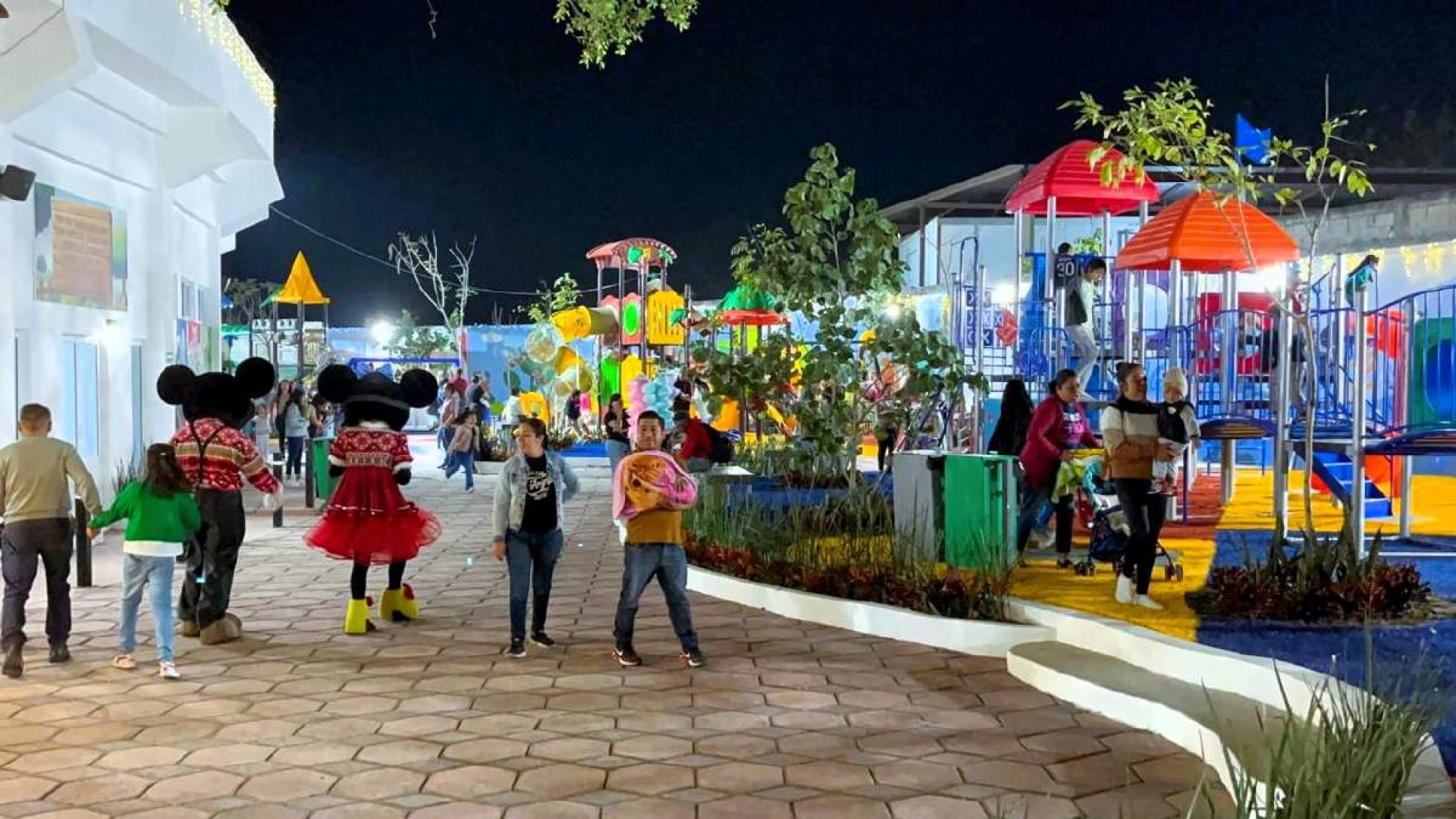 Inaugura Heladio Rafael Sánchez 'Parque de la Niñez Yecapixtlense'