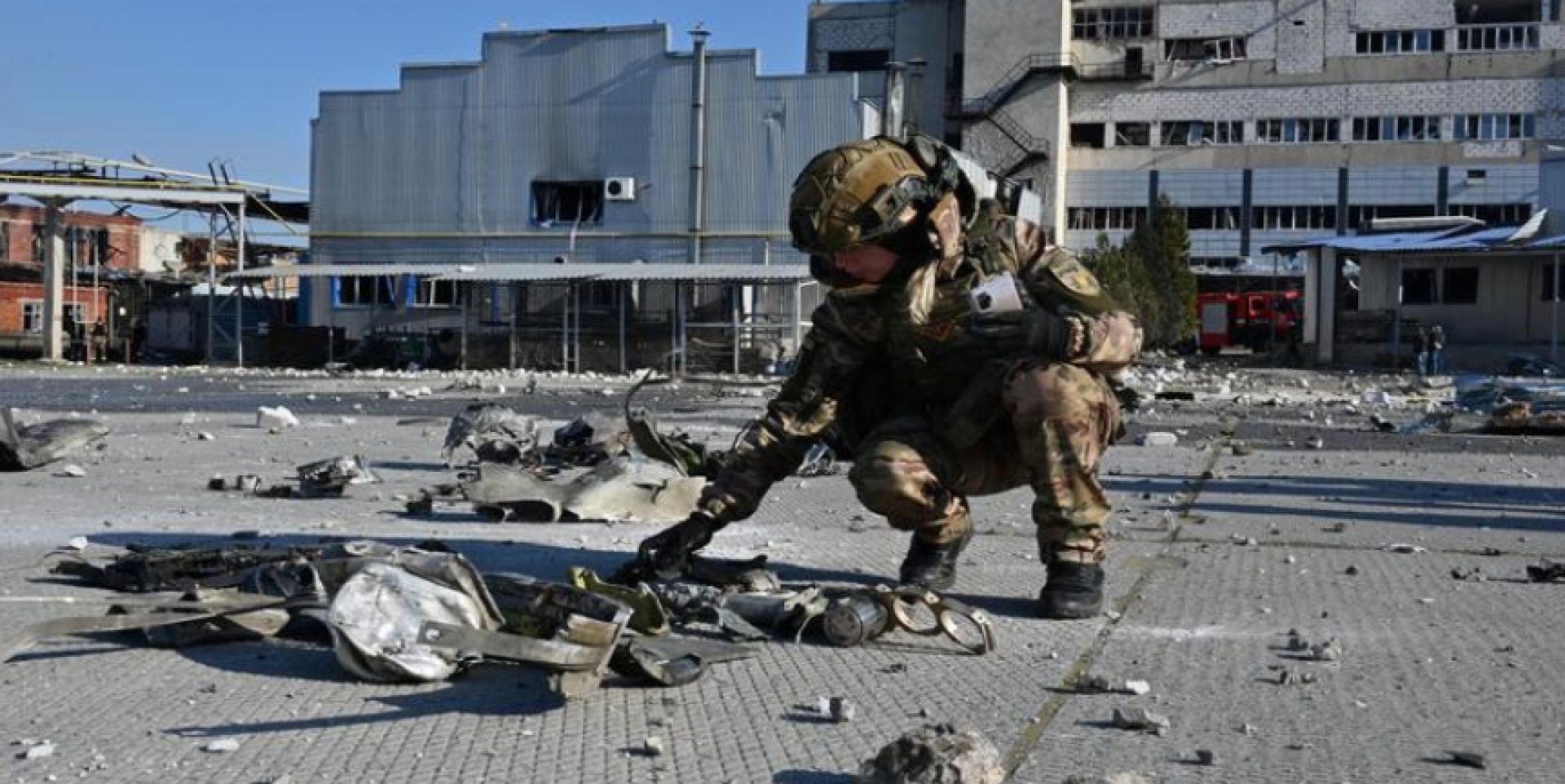 Dron ruso impacta edificio policial en Ucrania y deja más de 40 heridos