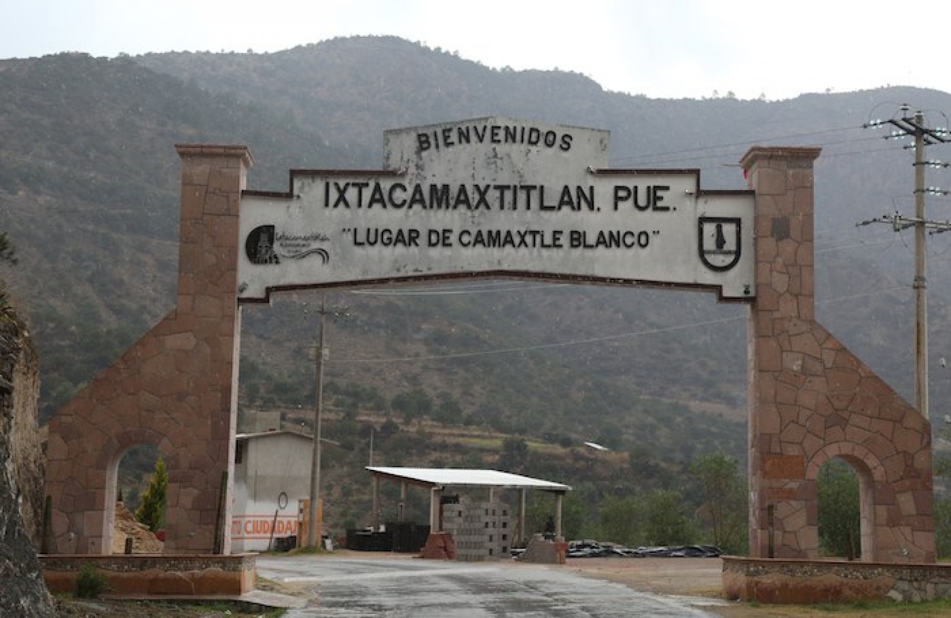 Minera canadiense va a la sierra norte de Puebla por más oro, y se topa con una rebelión indígena