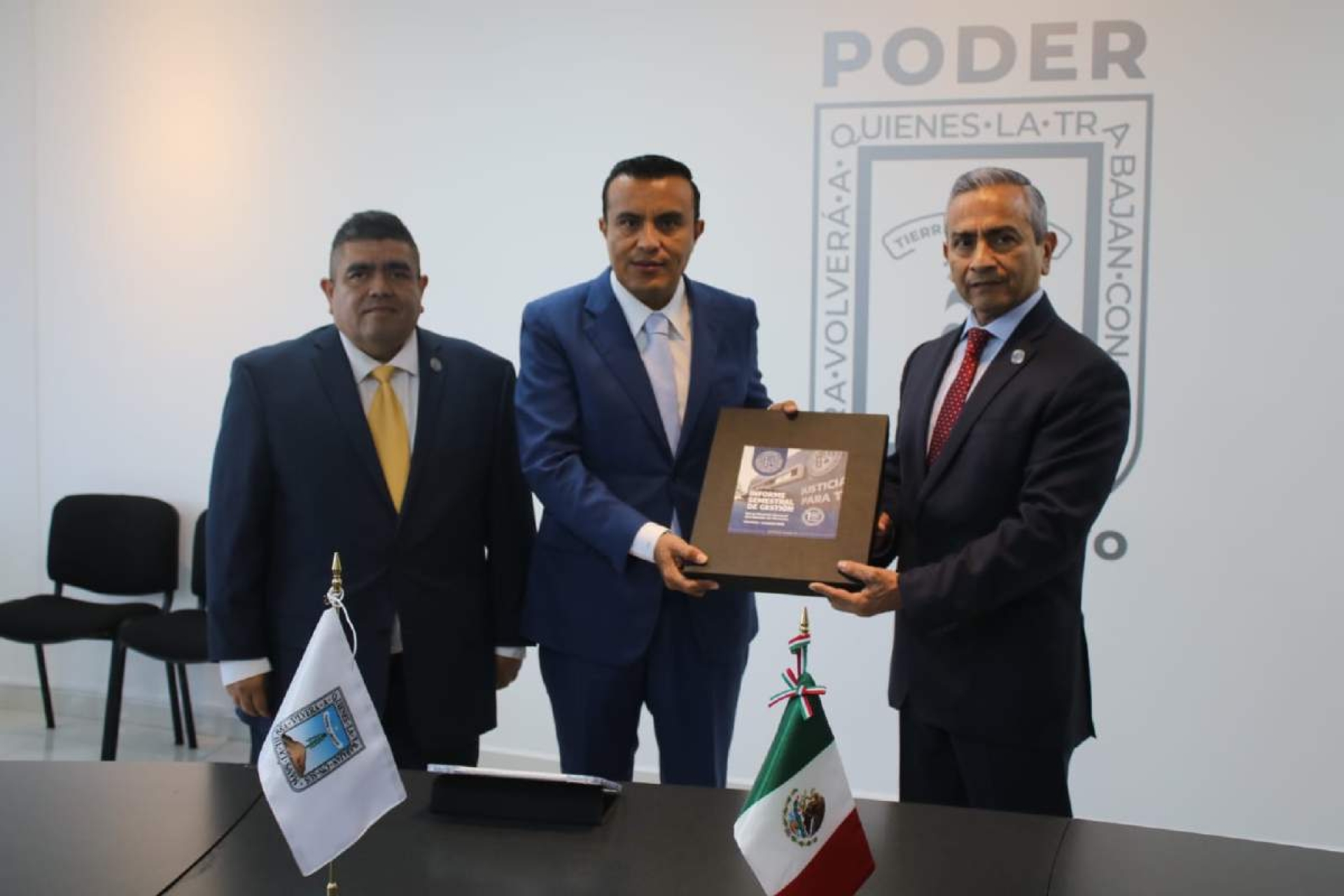 Entrega fiscal general su informe semestral al Congreso
