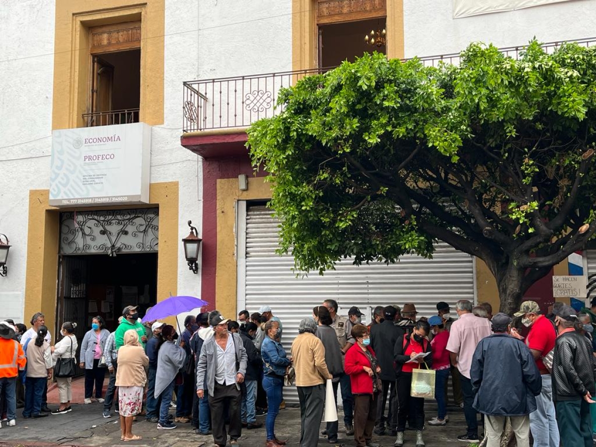 Se manifiesta ANUEE con toma simbólica de oficinas de Profeco