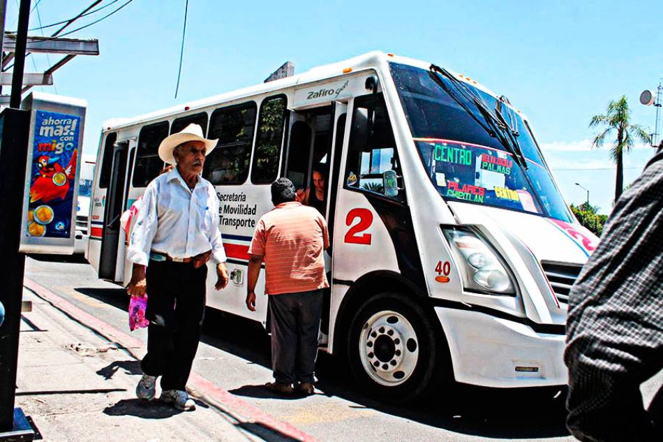 Por falta de dinero, la Ruta 2 tiene detenidas 12 cesiones de derechos