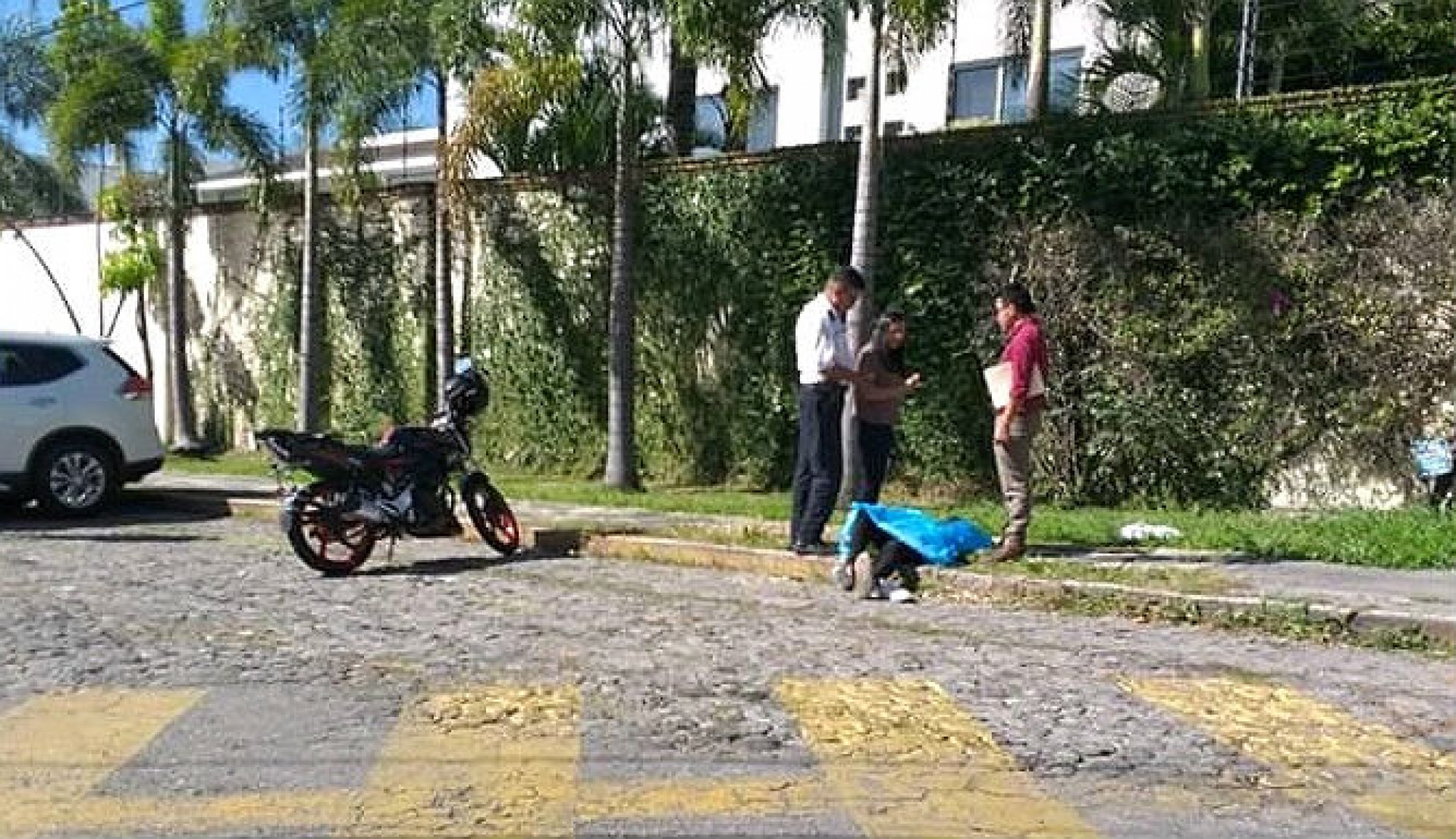 Atropellan a un motociclista en la avenida Palmira, en Cuernavaca