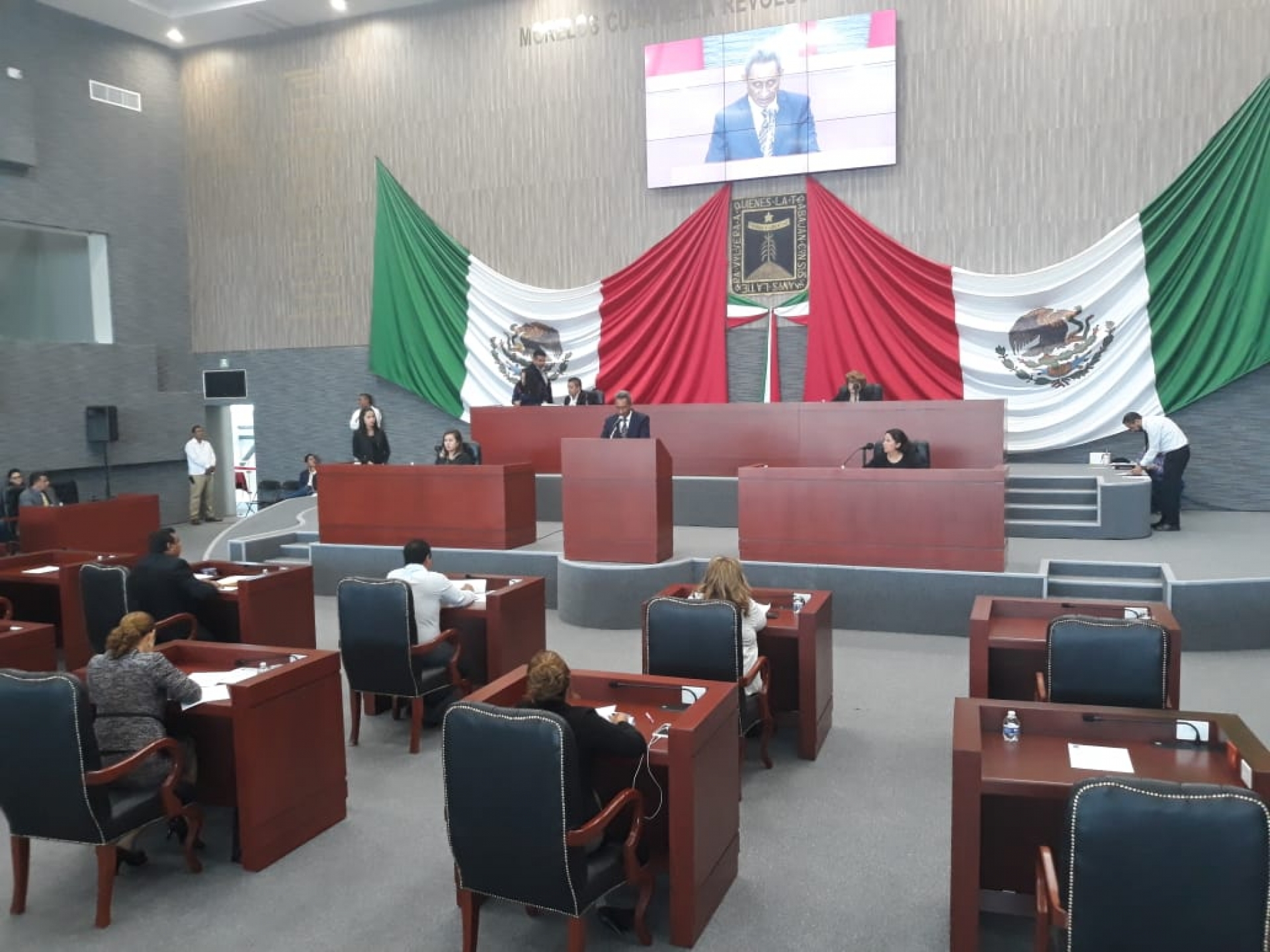 Comparece secretario de Movilidad y Transporte ante diputados