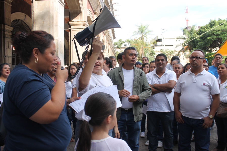 Trabajadores del Cobaem exigen pago del aumento salarial que se les adeuda