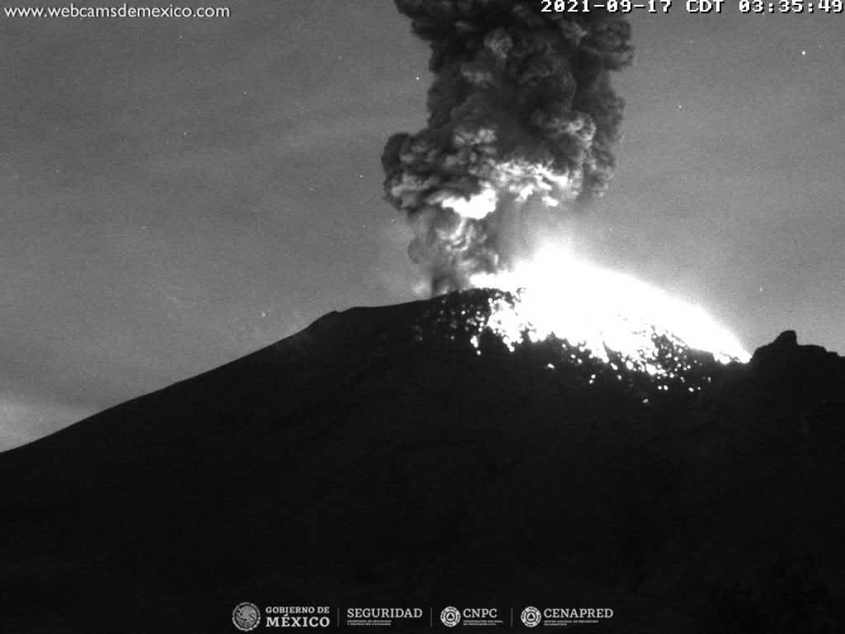 Volcán Popocatépetl registra fuerte explosión con fragmentos incandescentes