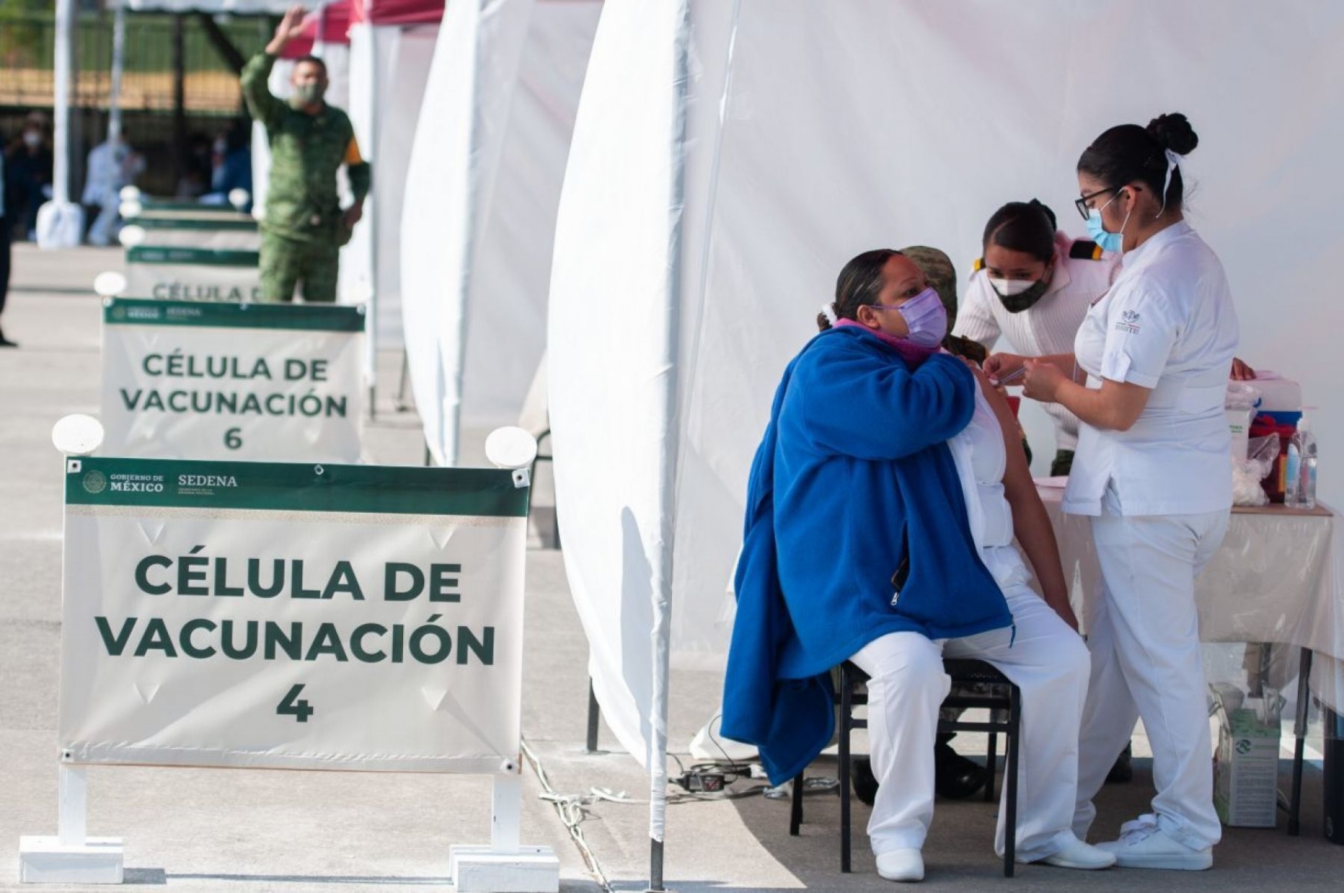 Avanza vacunación contra COVID-19 en México