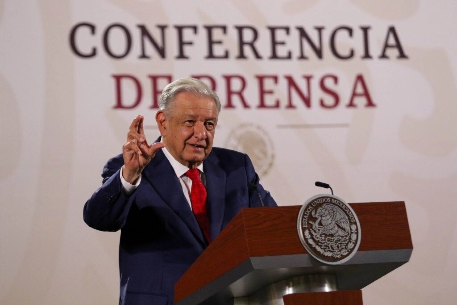 AMLO celebra 6 años de su triunfo; 'con Sheinbaum no habrá retrocesos'