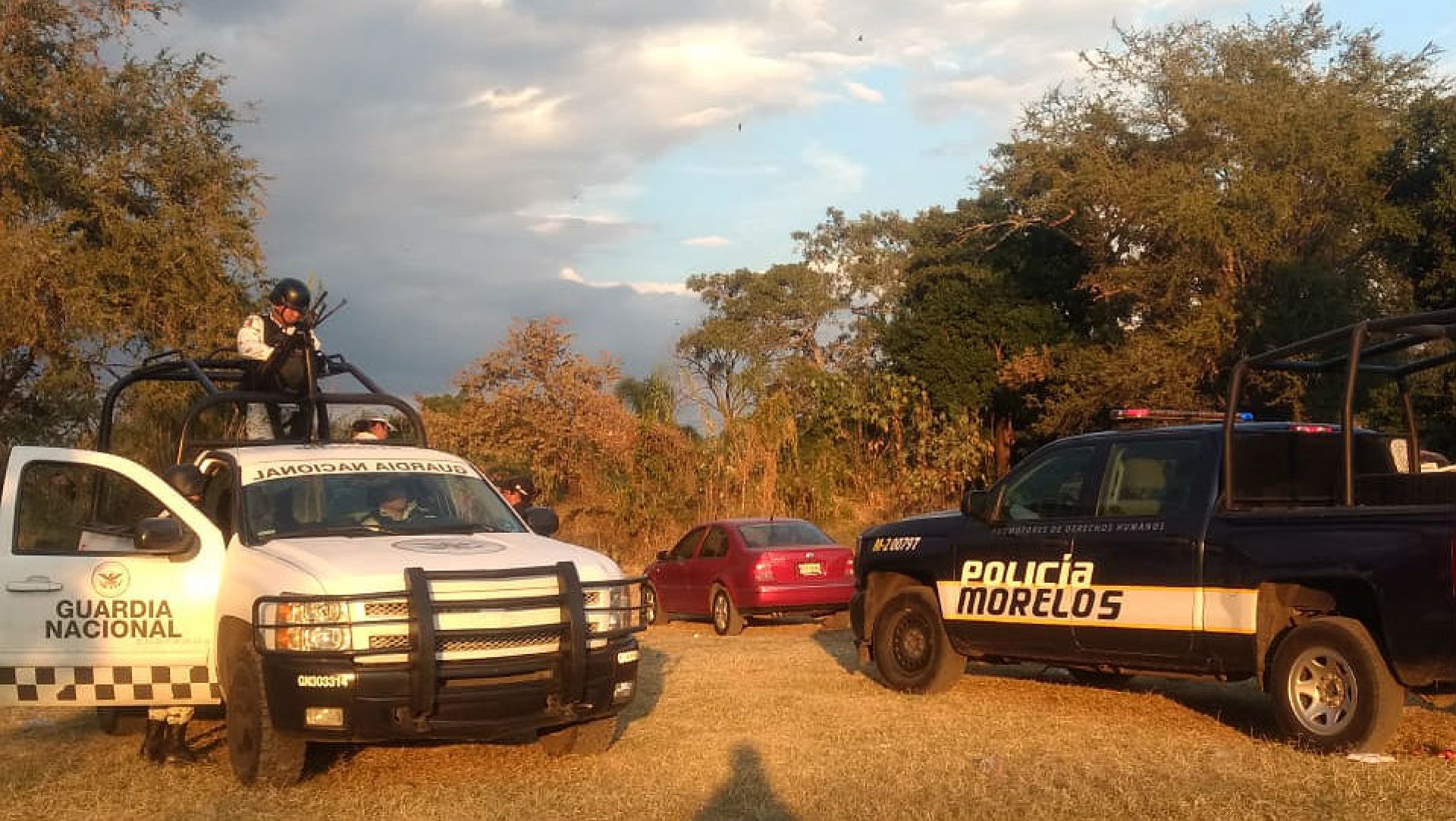 Hieren a balazos a tres hombres en un campo deportivo, en Jiutepec