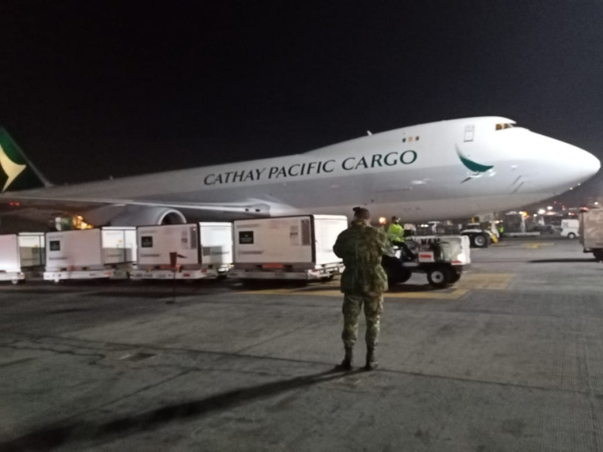 Llegan a México un millón de vacunas contra COVID-19 de Sinovac