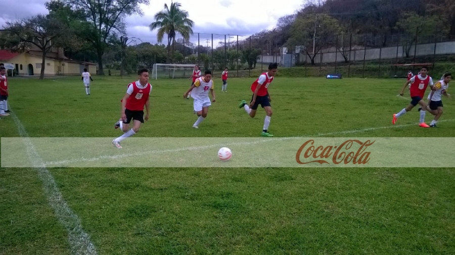 Suman triunfos en la Copa Coca Cola