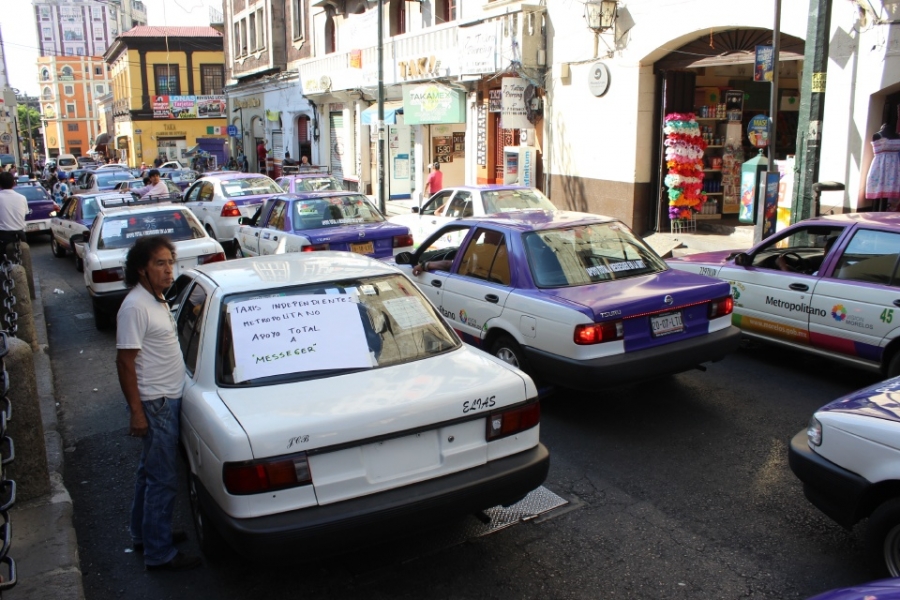 Acarreo de taxistas en apoyo a Jorge Messeguer