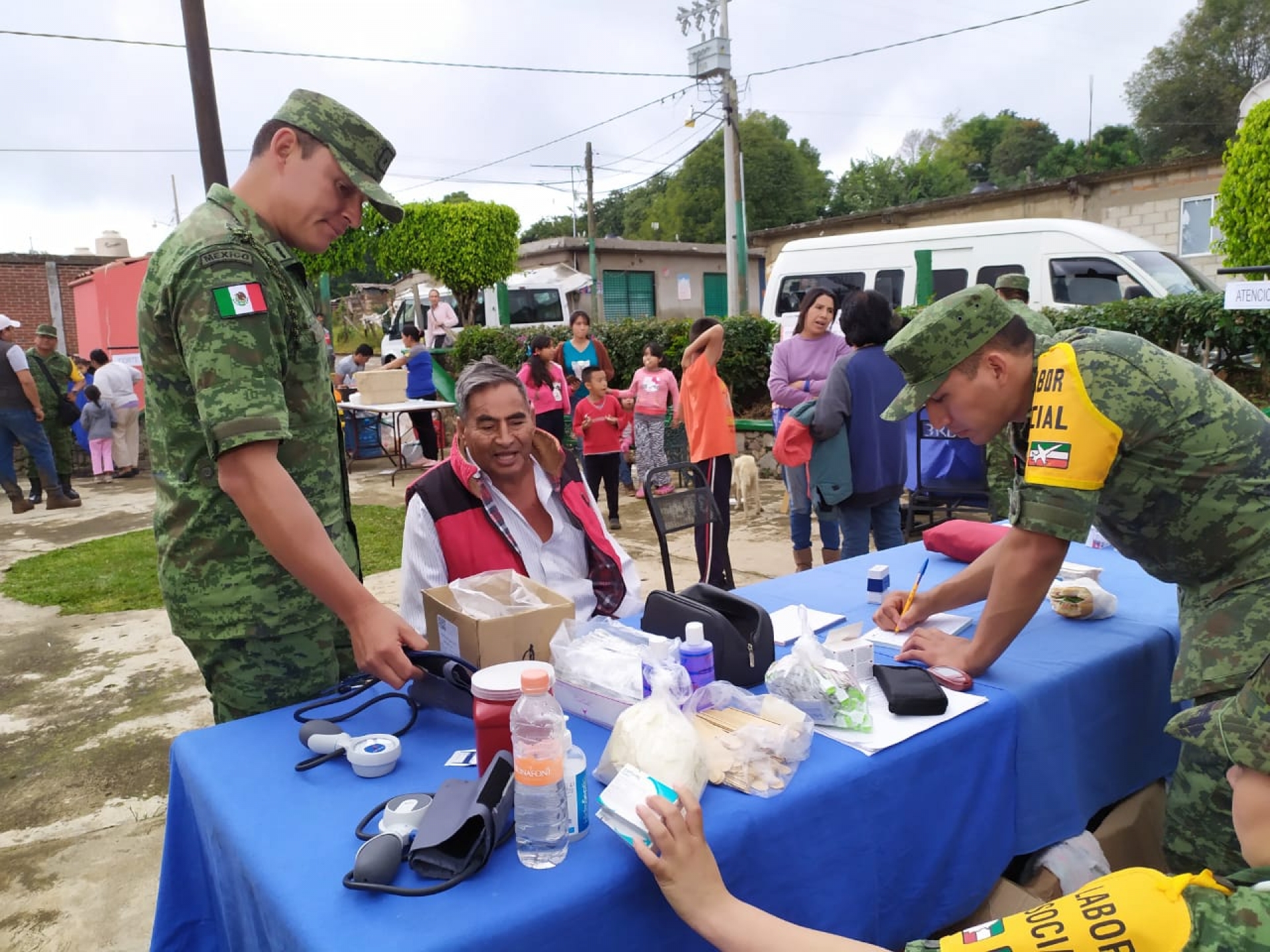 Efectúa personal militar actividades de labor social en Buenavista del Monte