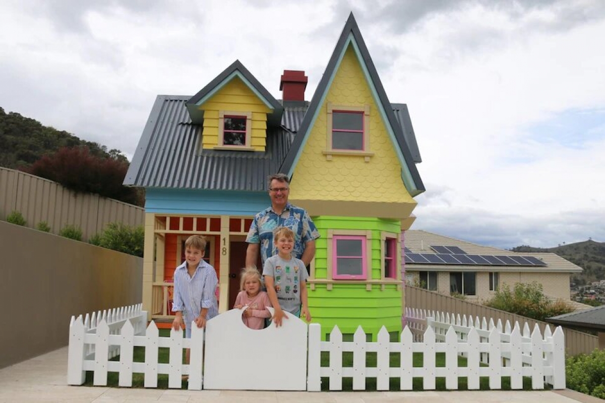 Hombre construye y recrea la casa de "UP" para su hijo