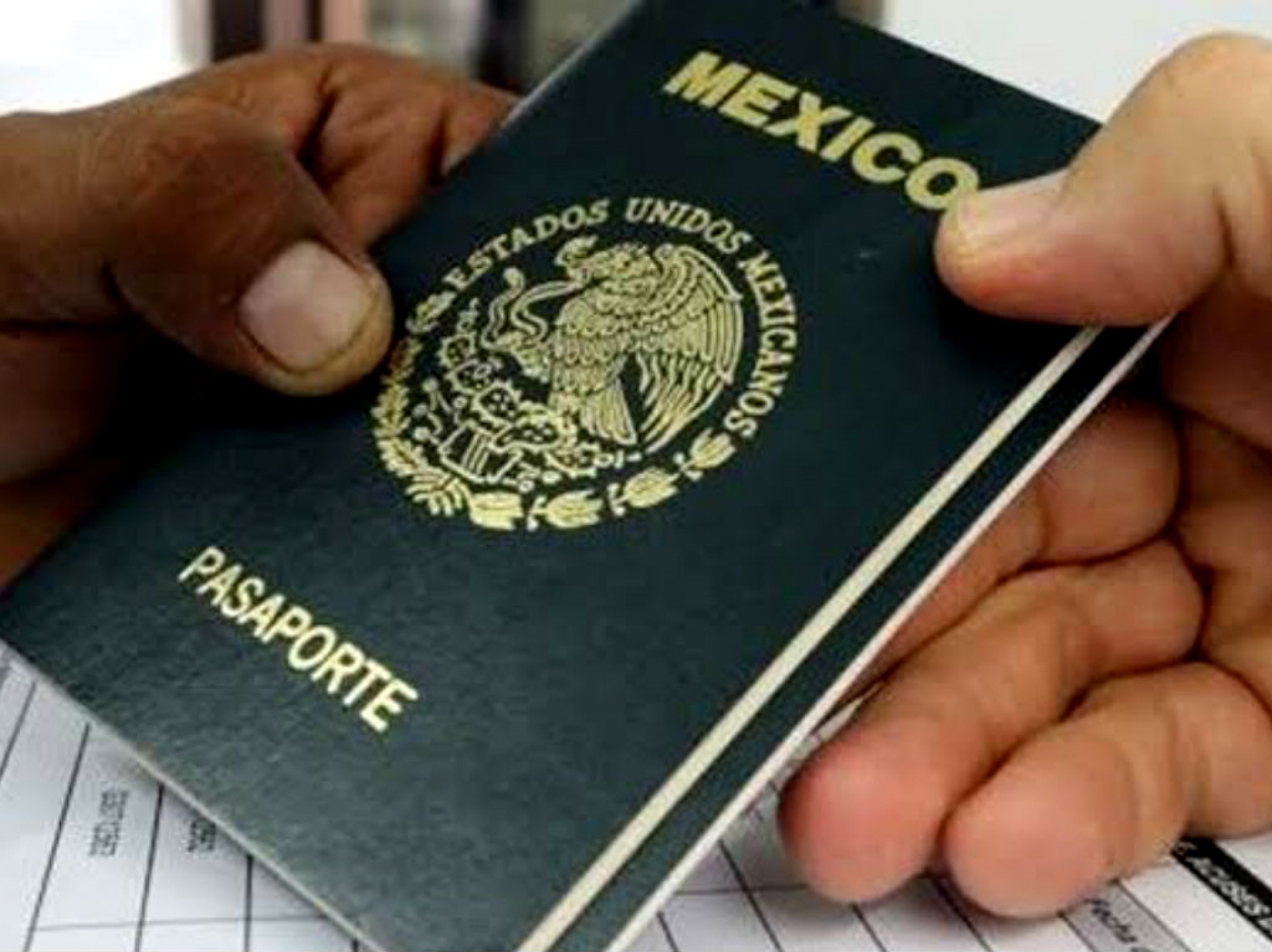La Secretaría de Relaciones Exteriores suspende emisión de pasaportes