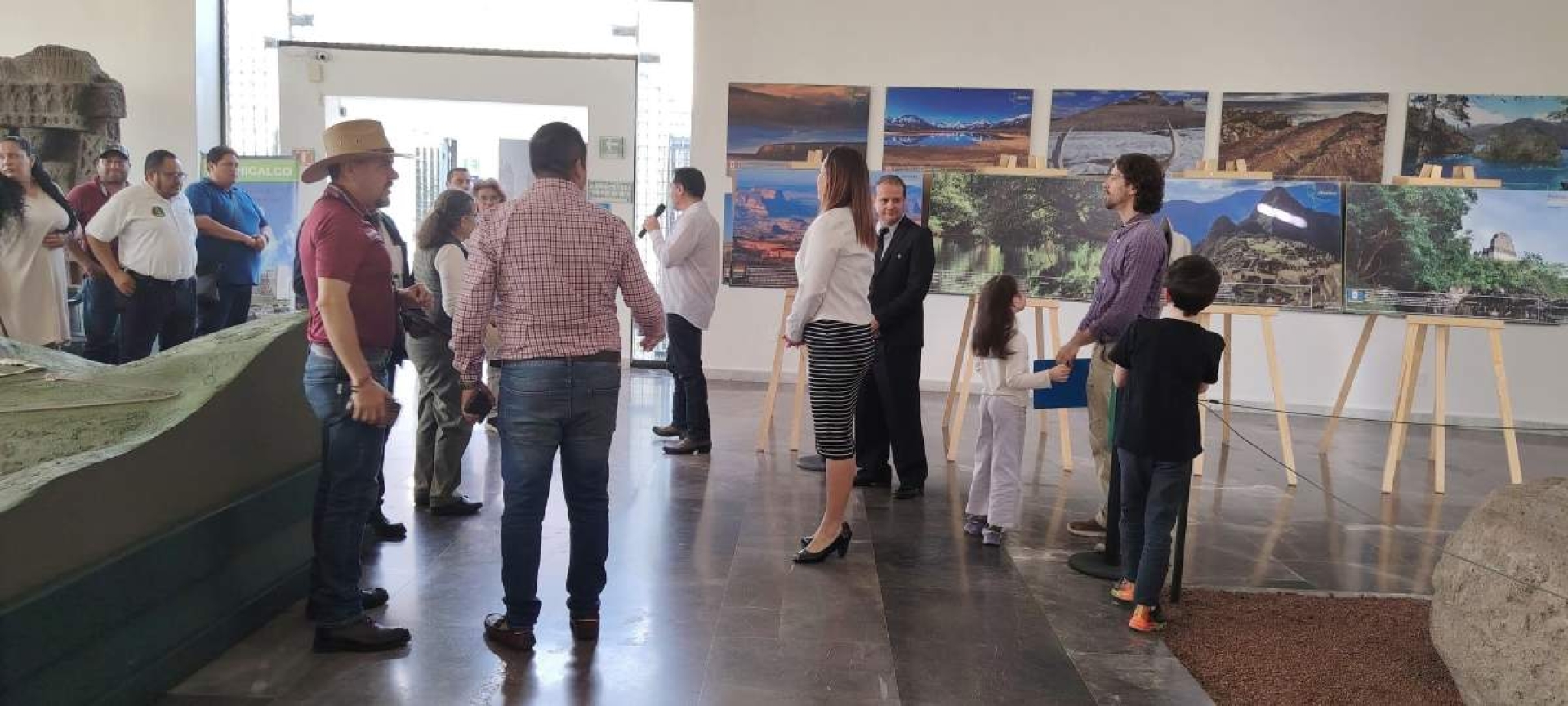 Inauguran exposición fotográfica en la ZA de Xochicalco