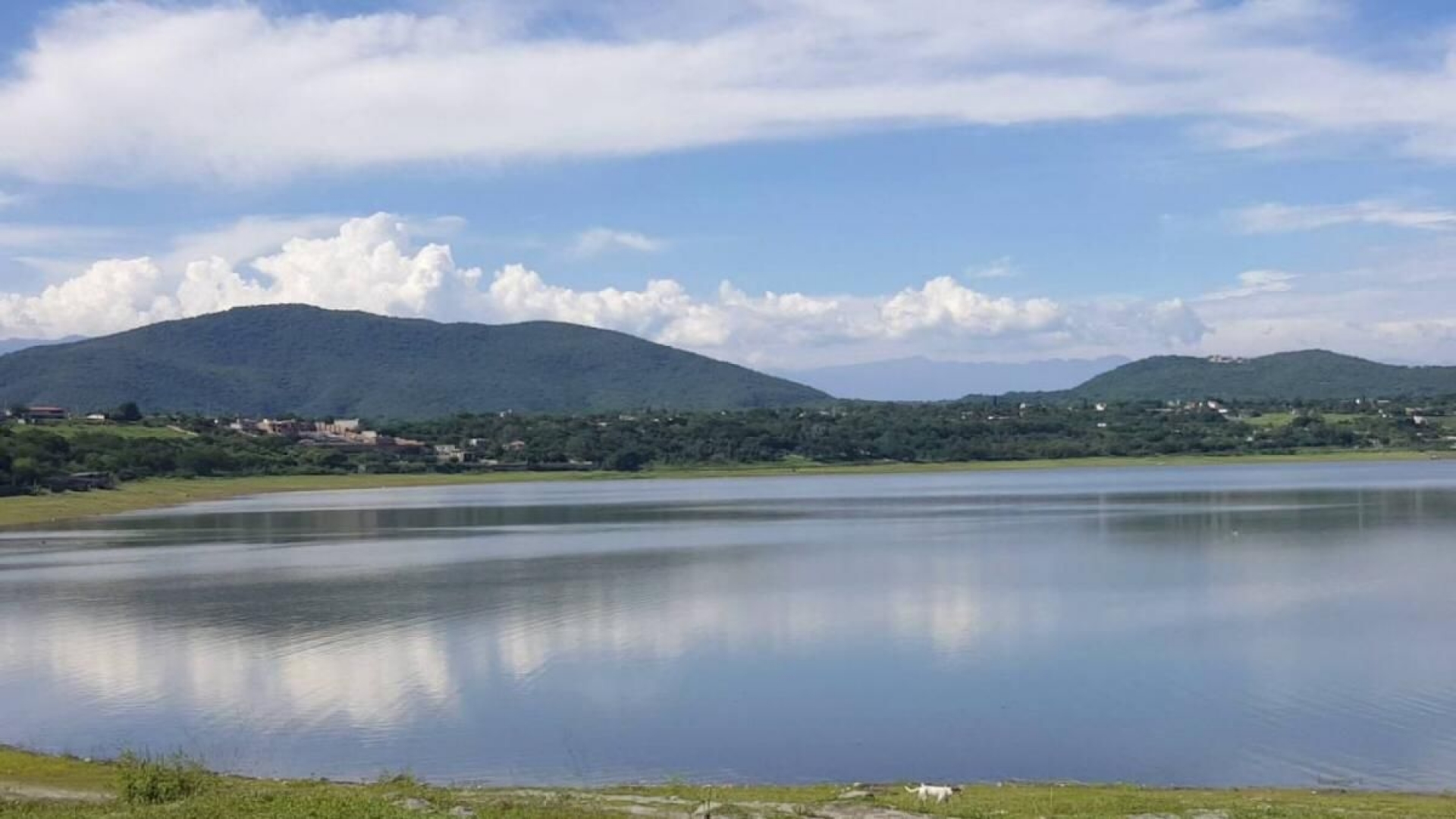 Laguna de El Rodeo, al 100 por ciento de su nivel
