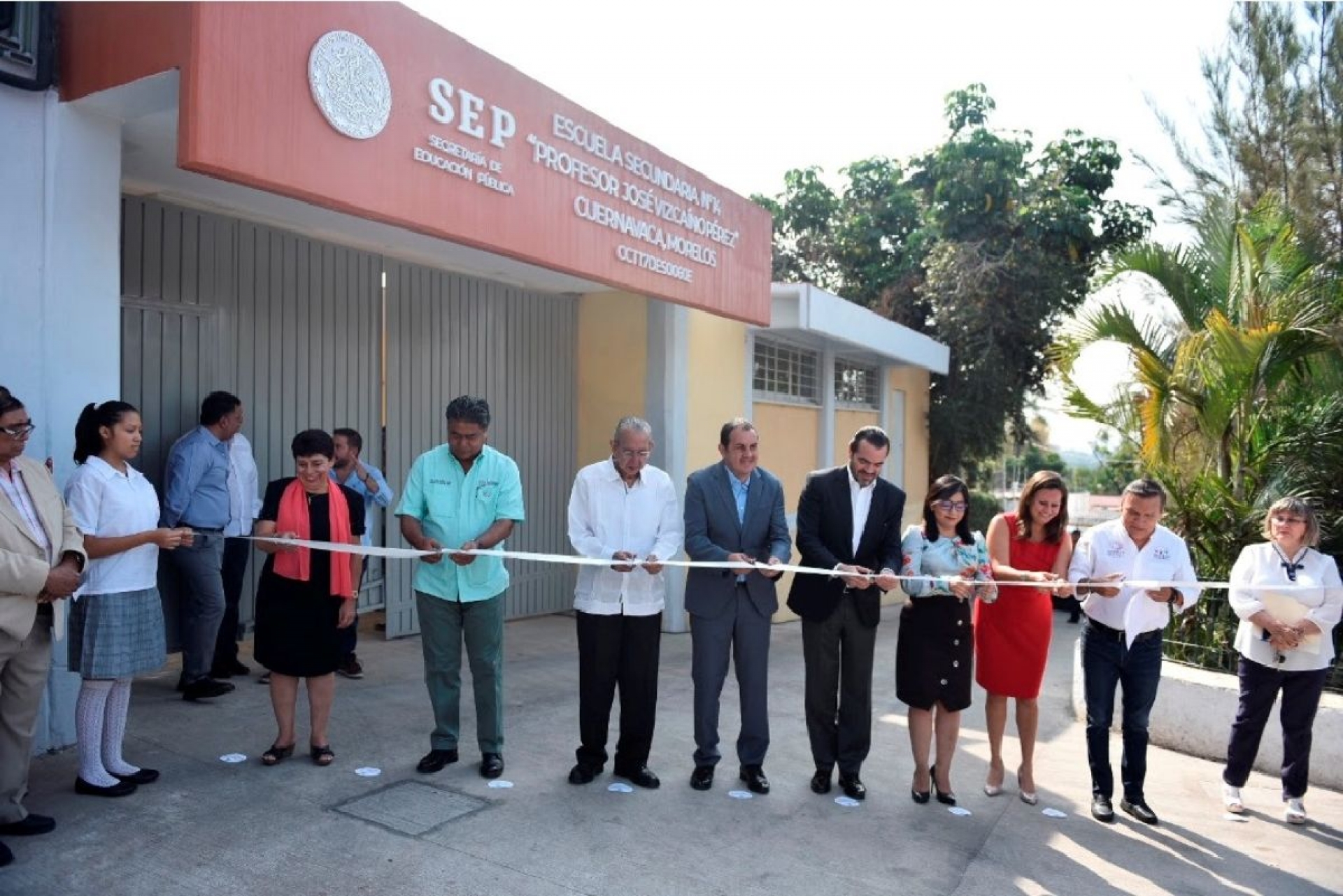 Inaugura Cuauhtémoc Blanco nuevas instalaciones de Secundaria 14 de Cuernavaca