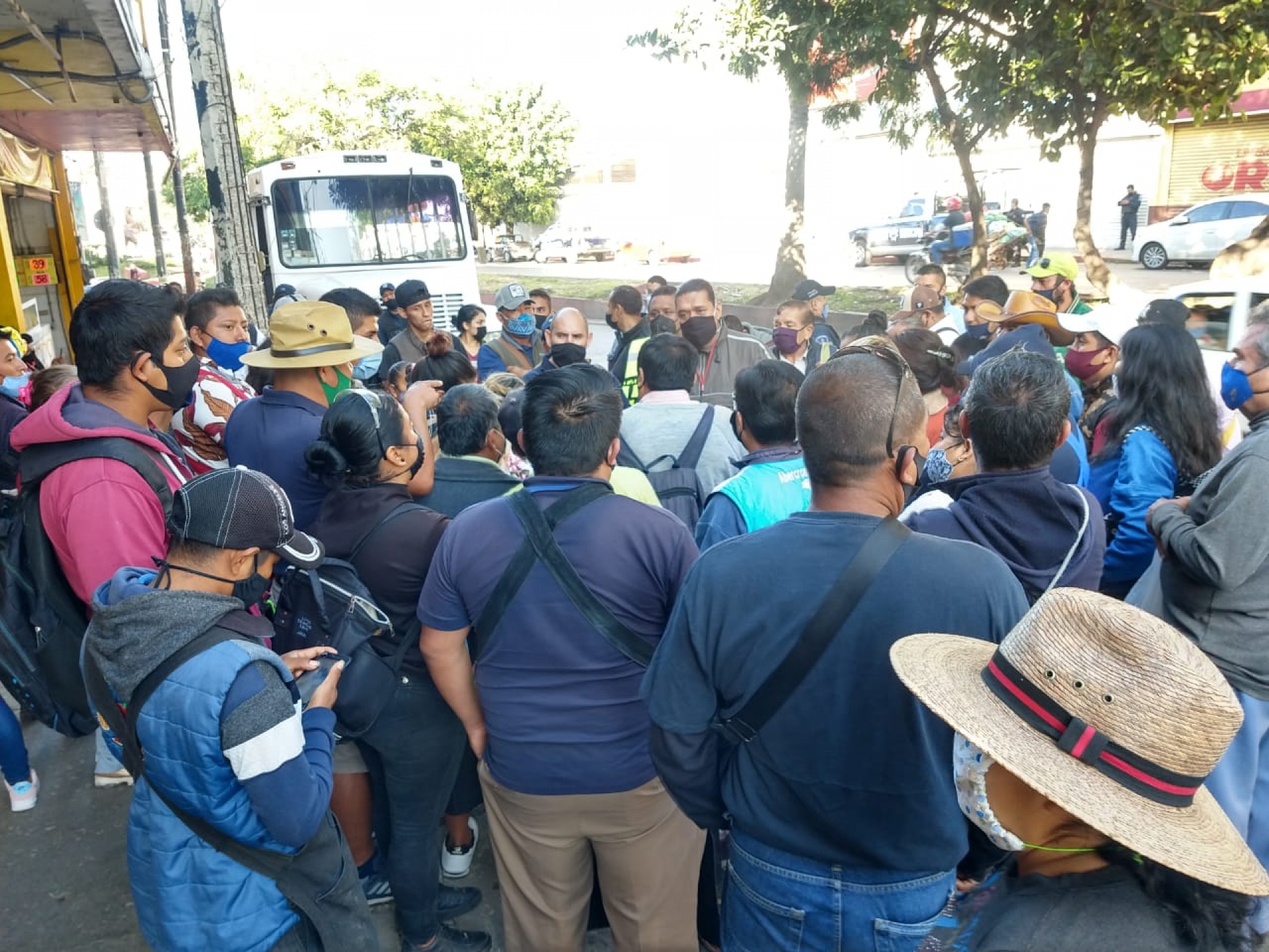 Piden comerciantes del circuito ALM se les permita reanudar actividades