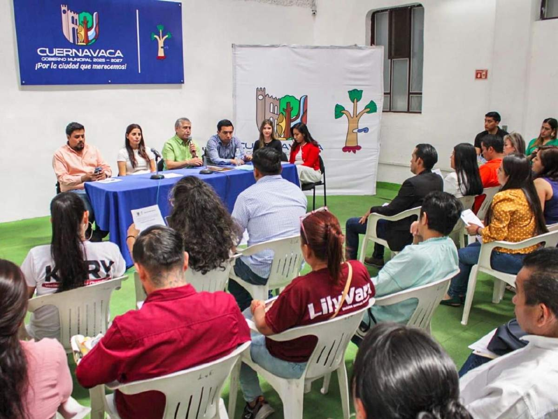 Entrega José Luis Urióstegui 46 constancias a candidatos a ayudantes