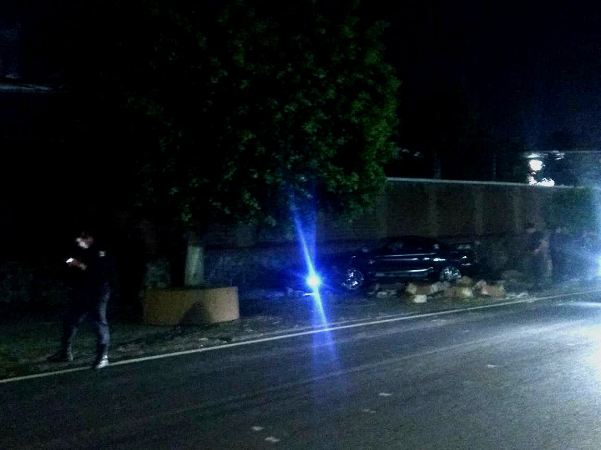 Automovilista resulta lesionado tras chocar en la avenida Río Mayo