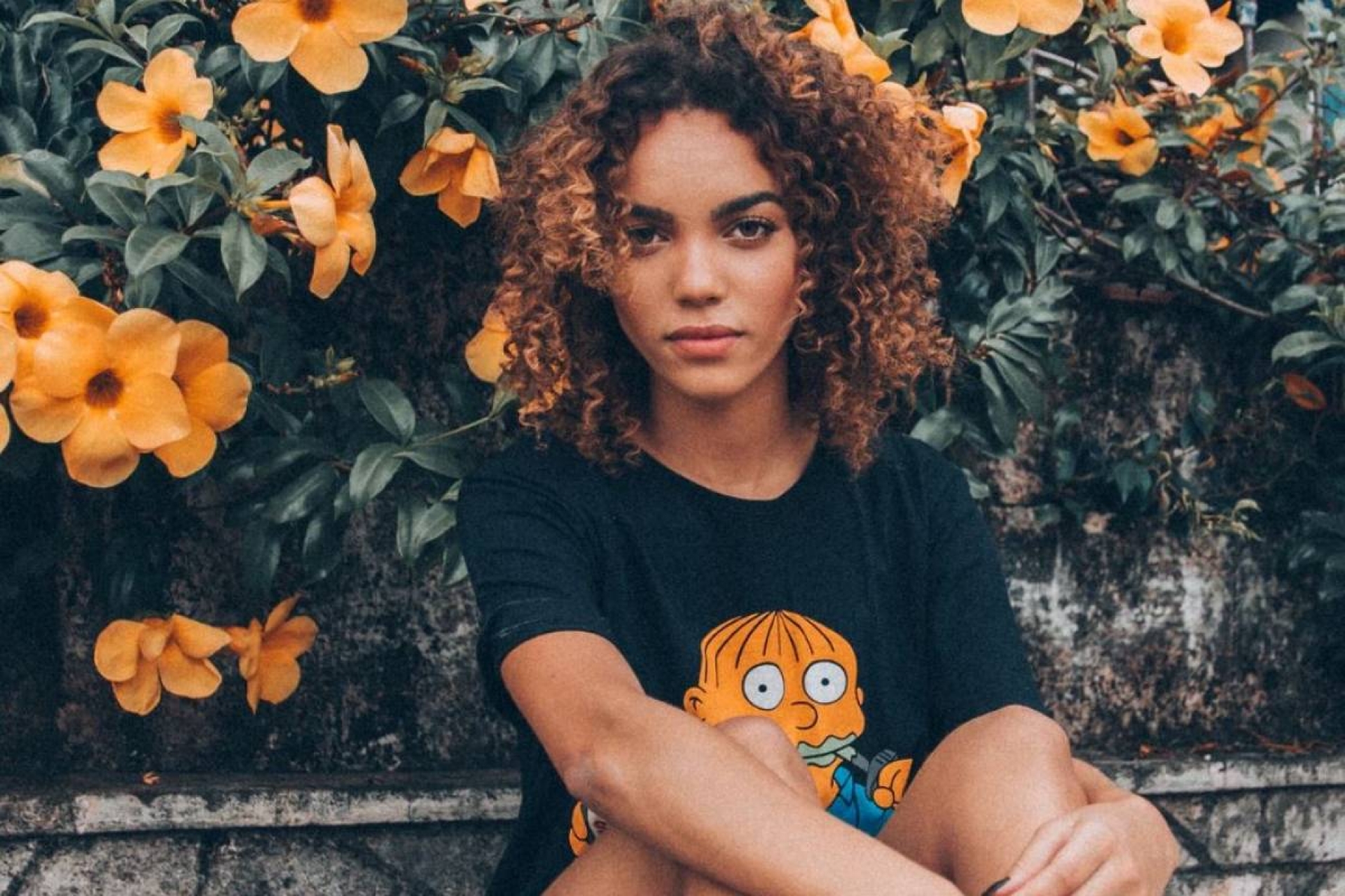 6 estilos de cabello rubio ondulado para destacar a donde vayas en primavera