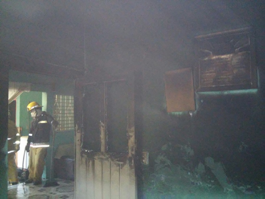 Se registra incendio en una casa; no hubo heridos