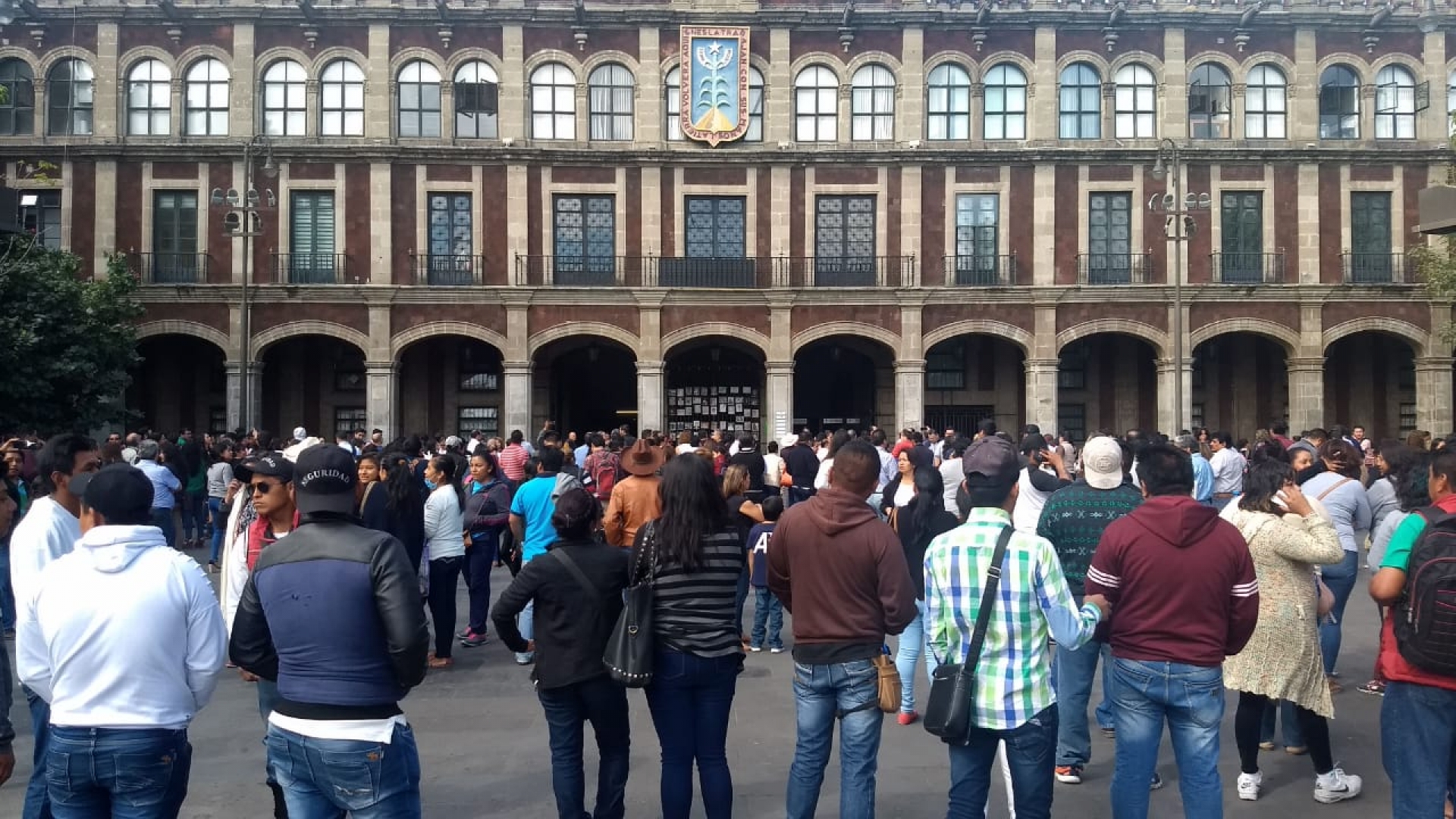 Evacuan Palacio de Gobierno tras alerta sísmica