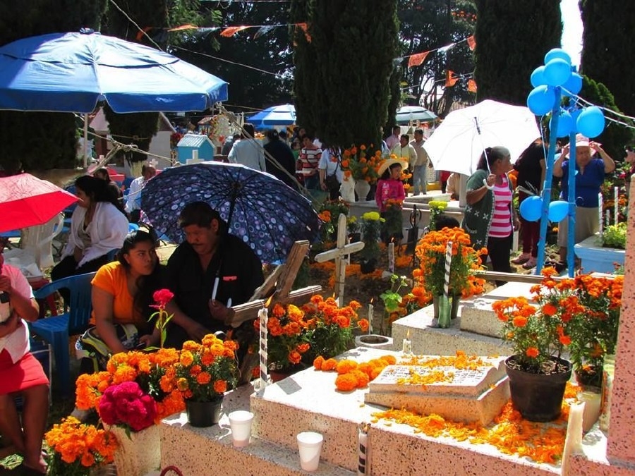El SAPAC garantiza abasto de agua en panteones de Cuernavaca