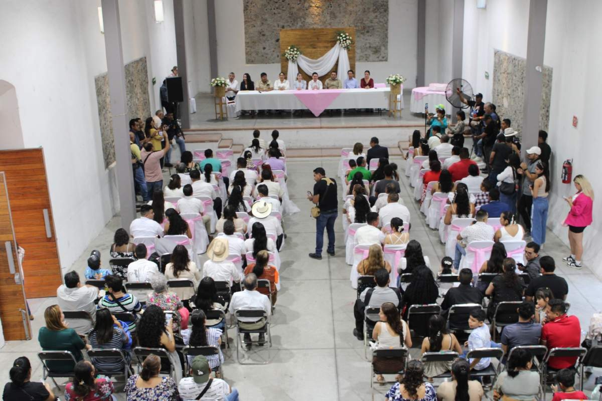Celebran 30 parejas su unión en bodas gratuitas en Jojutla