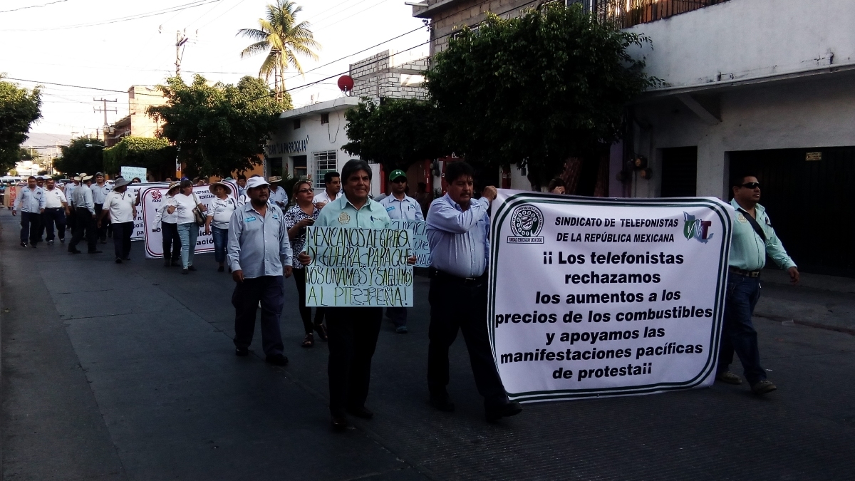 Marcha Sección 109 del sindicato de telefonistas y el MMB en Jojutla