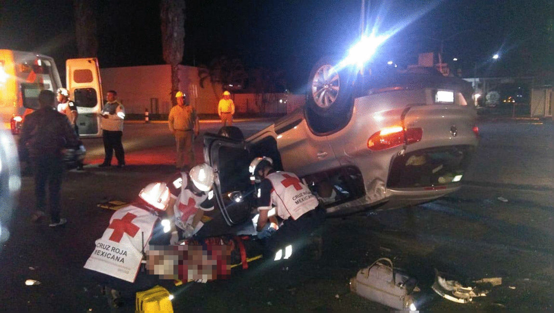 Tres lesionados, saldo de accidente vehicular en el bulevar Cuauhnáhuac