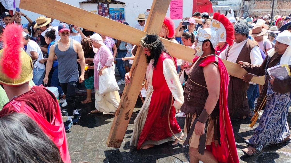 Realizaron viacrucis en Ayala