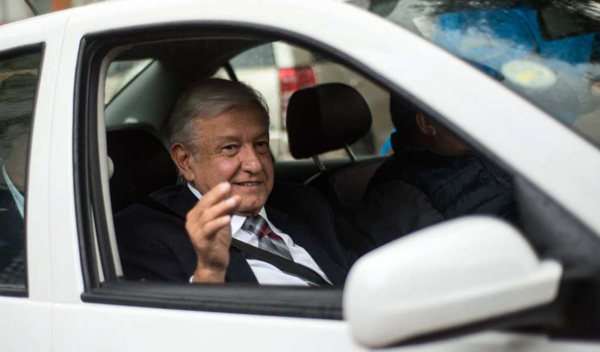 AMLO se pone poético y presume una carta de felicitación enviada desde Nicaragua