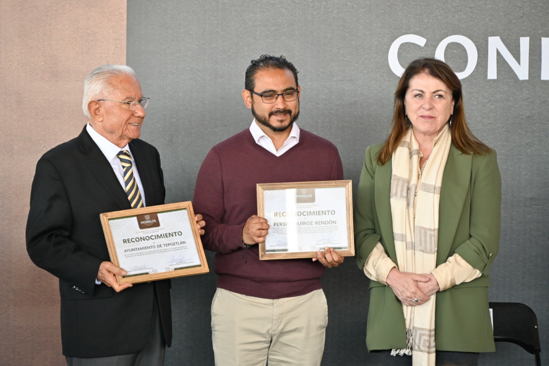 Reconoce Margarita González Saravia compromiso del alcalde de Tepoztlán en materia de prevención y seguridad durante carnaval