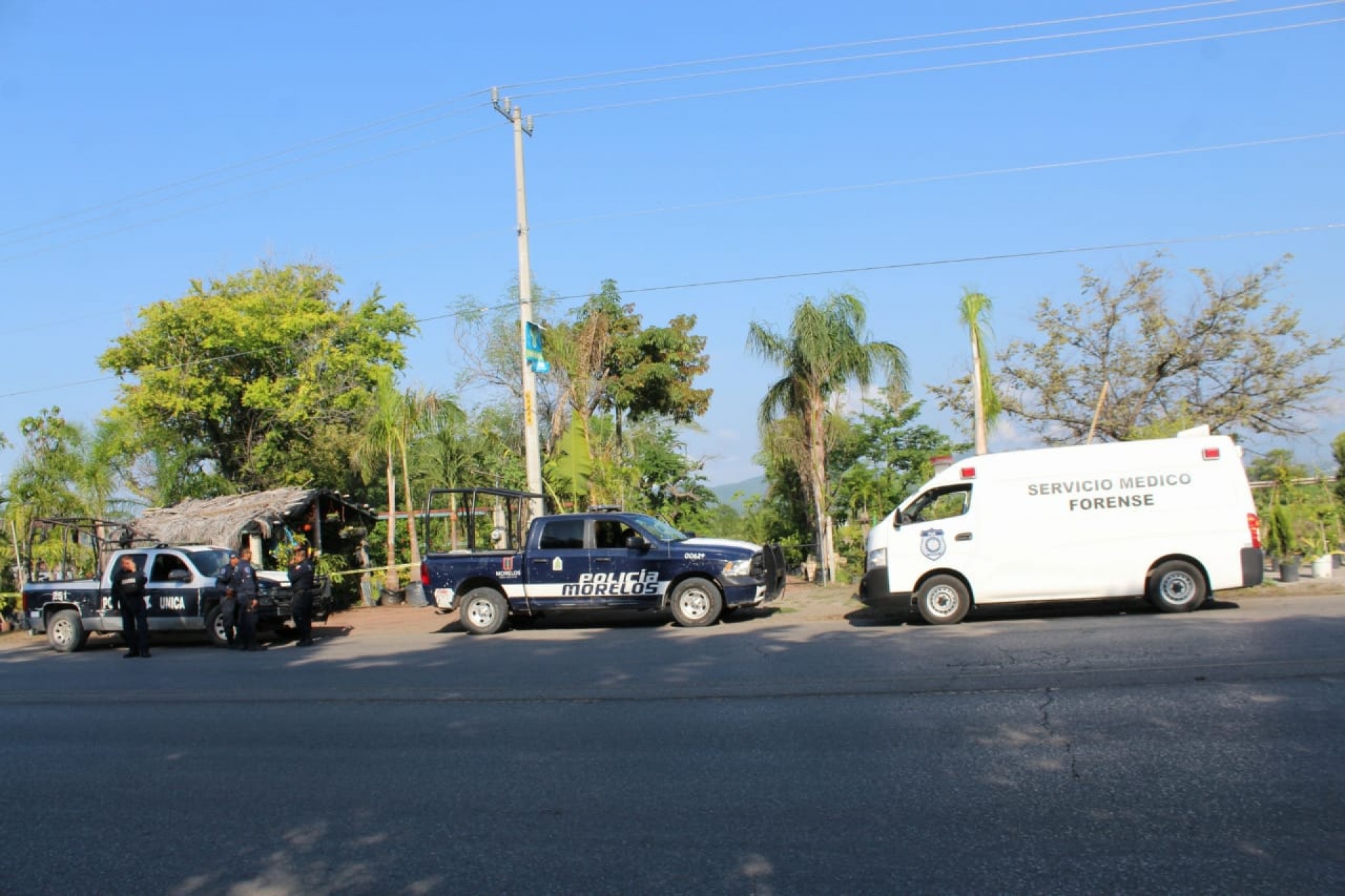 Hallan el cadáver maniatado de un hombre a un costado de un vivero, en Xochitepec