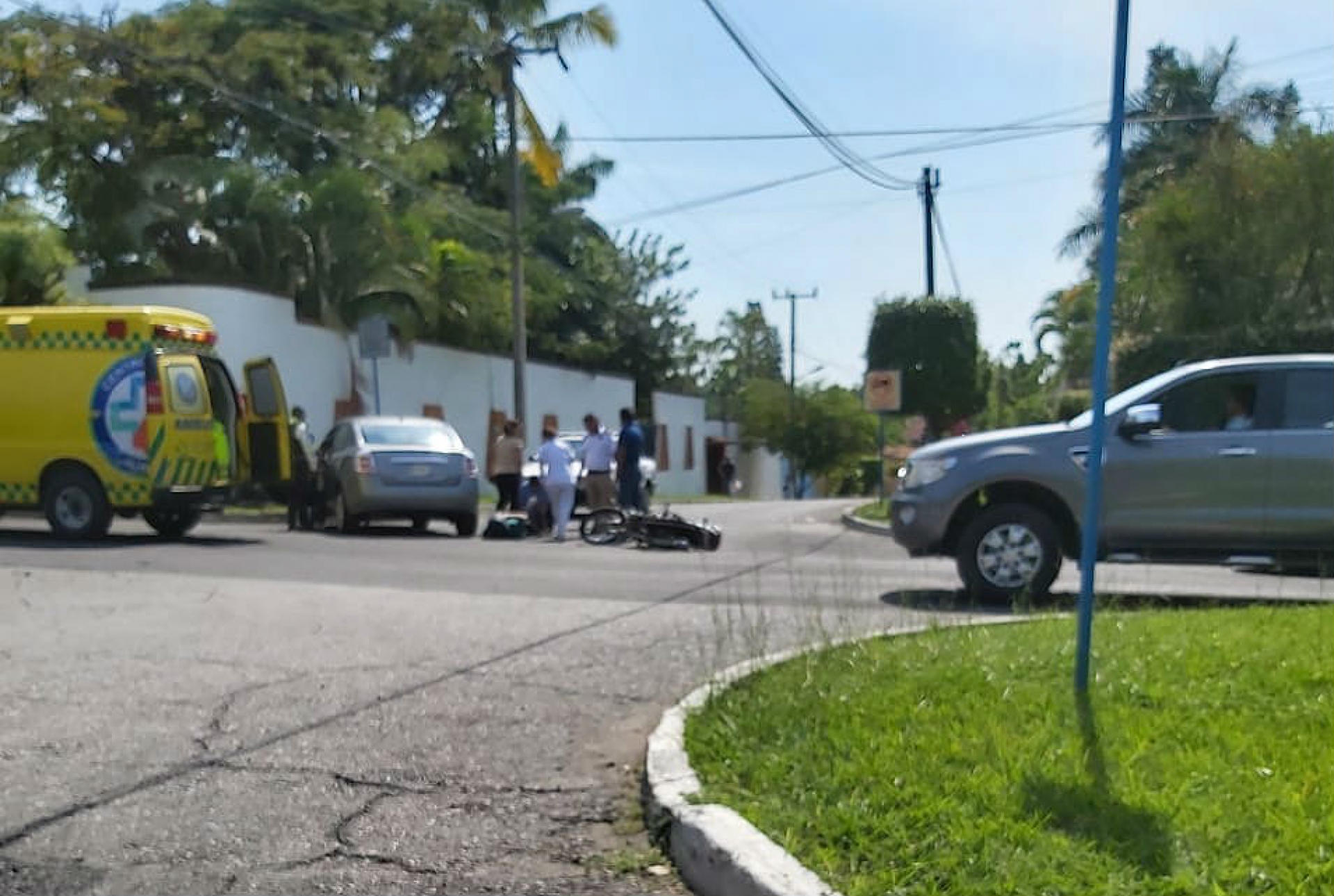 Atropellan a un motociclista en la colonia Lomas de Cuernavaca