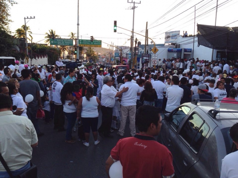 Marchan en Temixco por Gisela Mota