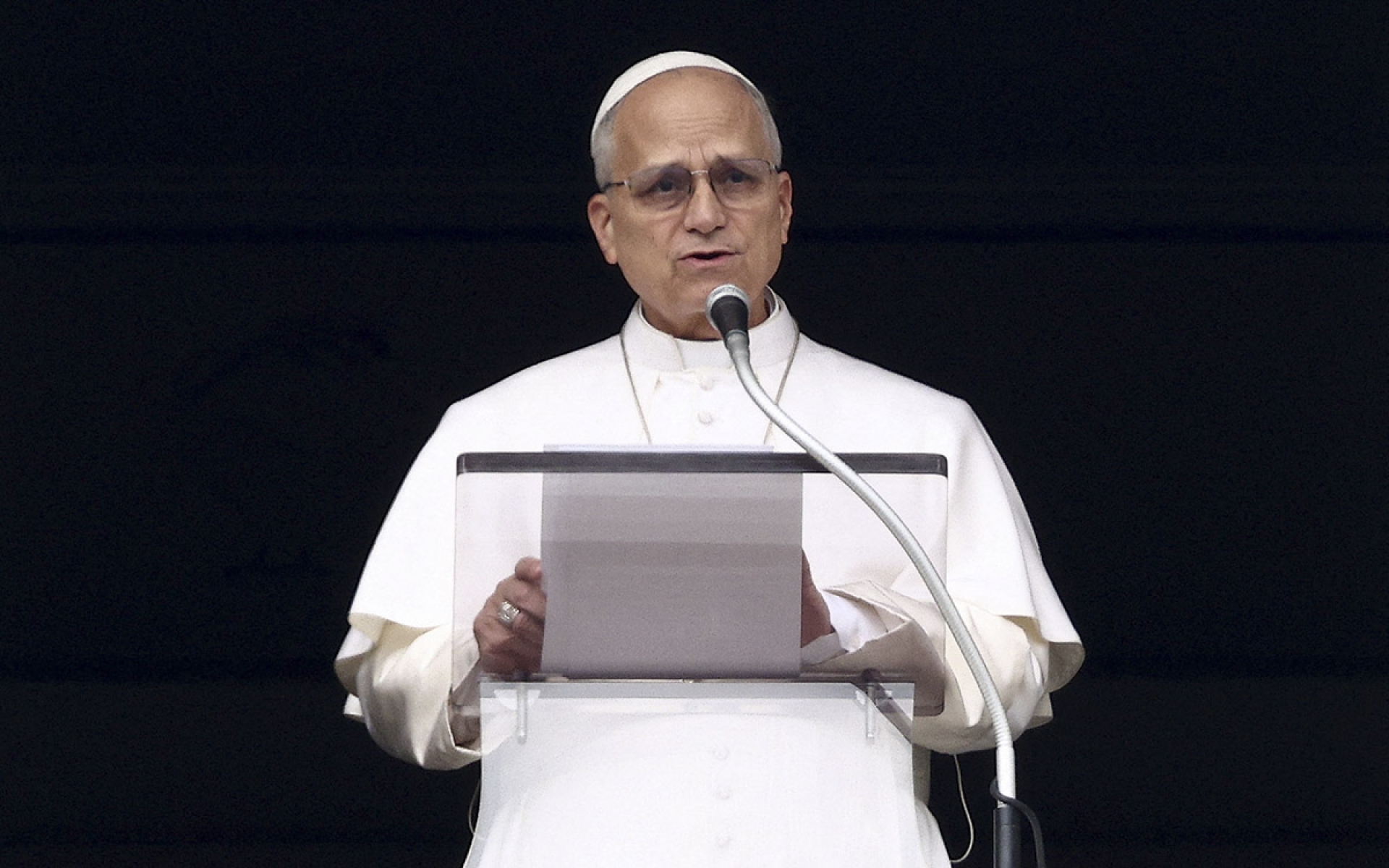 Papa León XIV pide frenar violencia en Medio Oriente e Irán