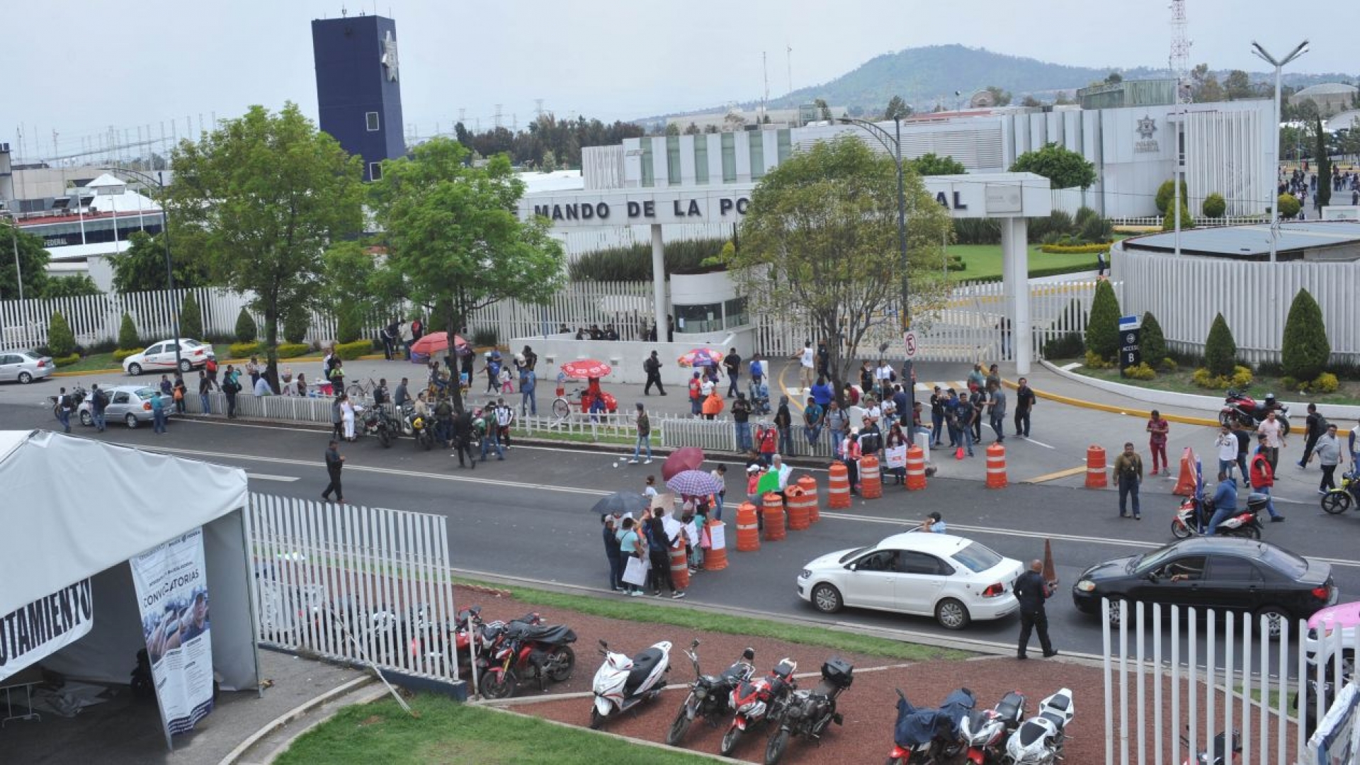 Policías federales protestan por tercer día por incorporación a Guardia Nacional