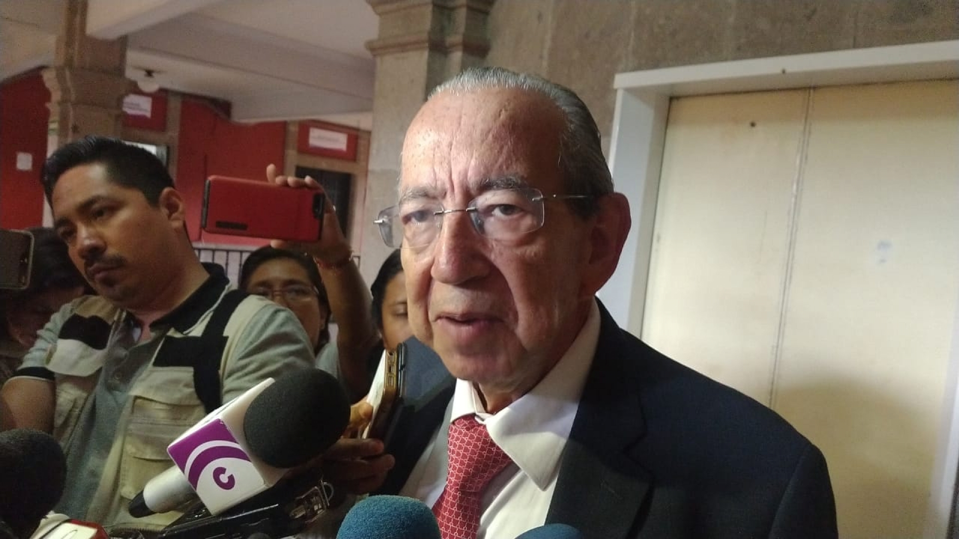Afirma secretario de Educación que se cumplirá con la reinstalación de maestros